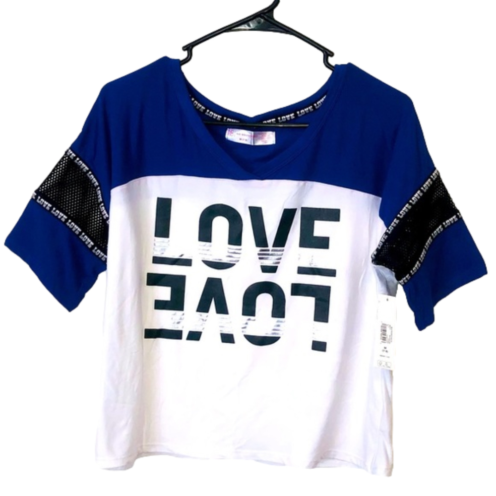 NO BOUNDARIES “Love” Graphic Long Sleeve T-Shirt